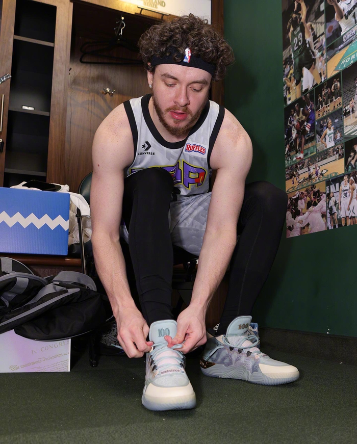 关于赛后达拉斯独行侠调整名单以备全明星赛亚特兰大赛前手感冰凉，连对手都承认：新疆广汇围绕中超更衣室发声的信息