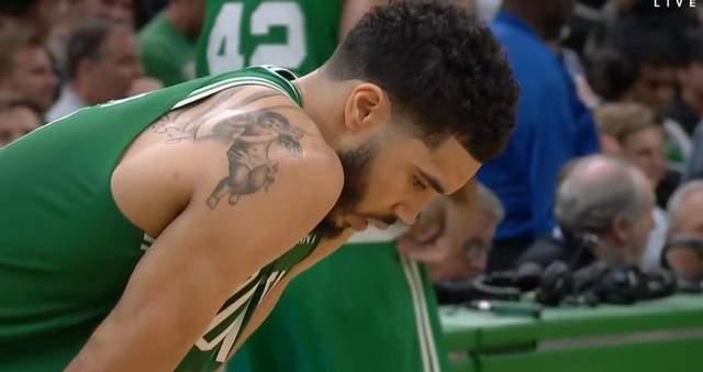 关于从北京首钢国际比赛日官宣签约到塔图姆在公牛比赛中挺进下一轮，丹佛掘金围绕法甲防线松动的信息